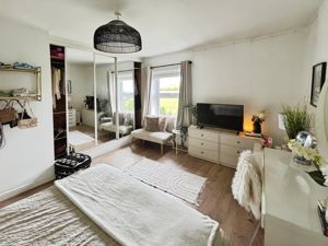 Bedroom- click for photo gallery